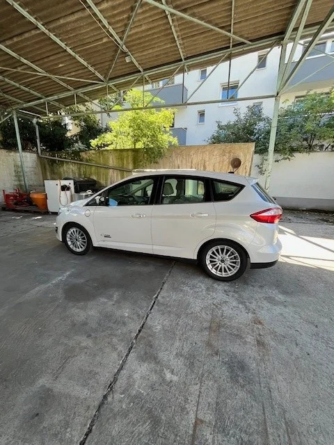 Ford C-Max PHEV - Seitenansicht Fahrer
