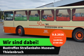 Oldtimer-Bus der RVK in historischer Farbe Orange mit der Aufschrift Wir sind dabei! Bustreffen Straßenbahn-Museum Thielenbruch
