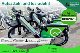 Dss Bzeigt drei Bergische e-Bikes, die nebeneinander stehen,