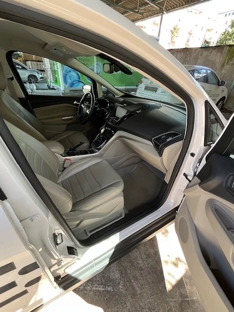 Ford C-Max PHEV - Seitliche Innenansicht